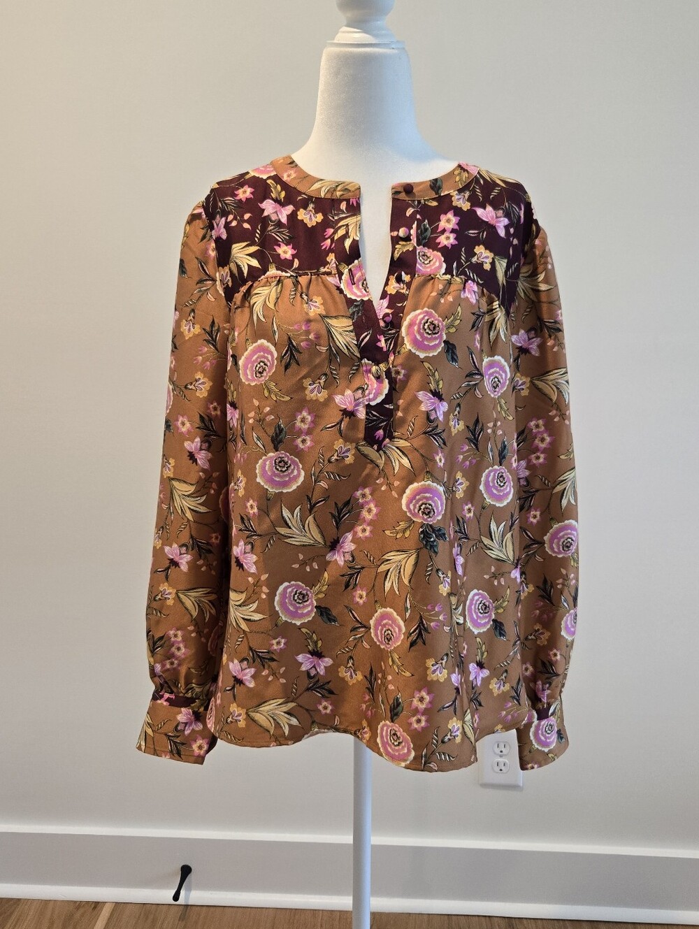 *NWT* LOFT Floral V-Neck Peasant Blouse in Brown and Pink - Size S